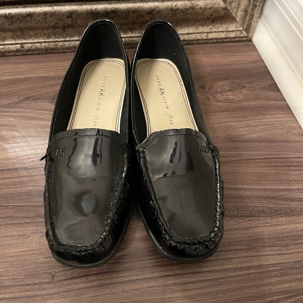 Anne Klein Black Leather Flats Moccasin-Style